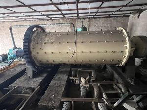 Шаровая мельница 1500х4000 с мелющими шарами (7т)